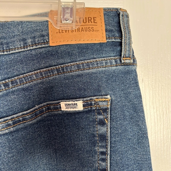 Levi Strauss Signature™ Women’s Heritage High Rise Straight  Jeans - Picture 5 of 5